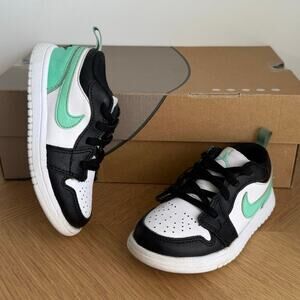 Nike Air Jordan 1 Low Green/White Toddler Sneakers - SZ 9 C